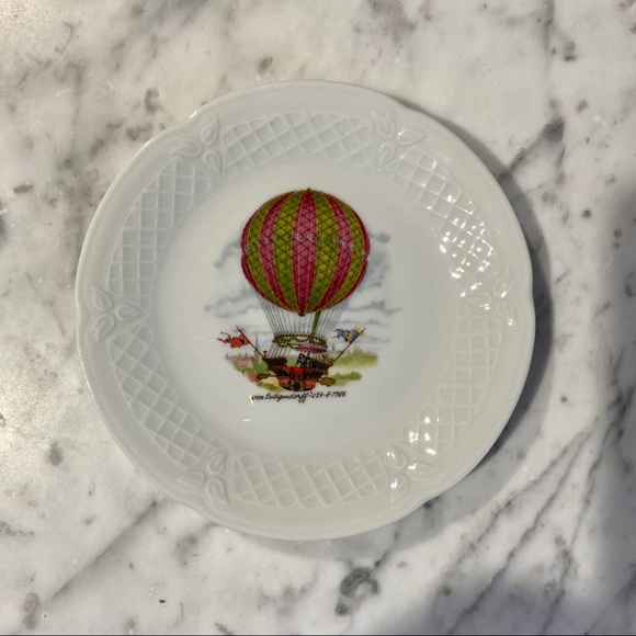 French Limoges Cocktail Plates - Hand Painted Whimsical Hot Air Balloons - Picture 5 of 6
